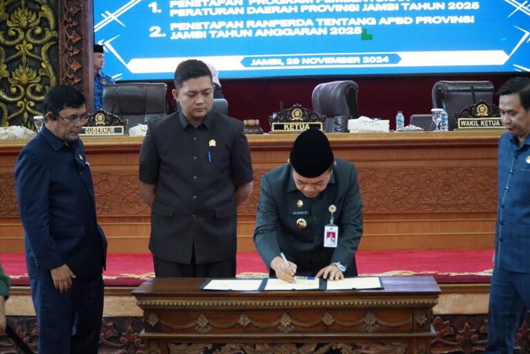 Penetapan APBD Provinsi Jambi Tahun Anggaran 2025 (dok/humas DPRD provinsi Jambi)