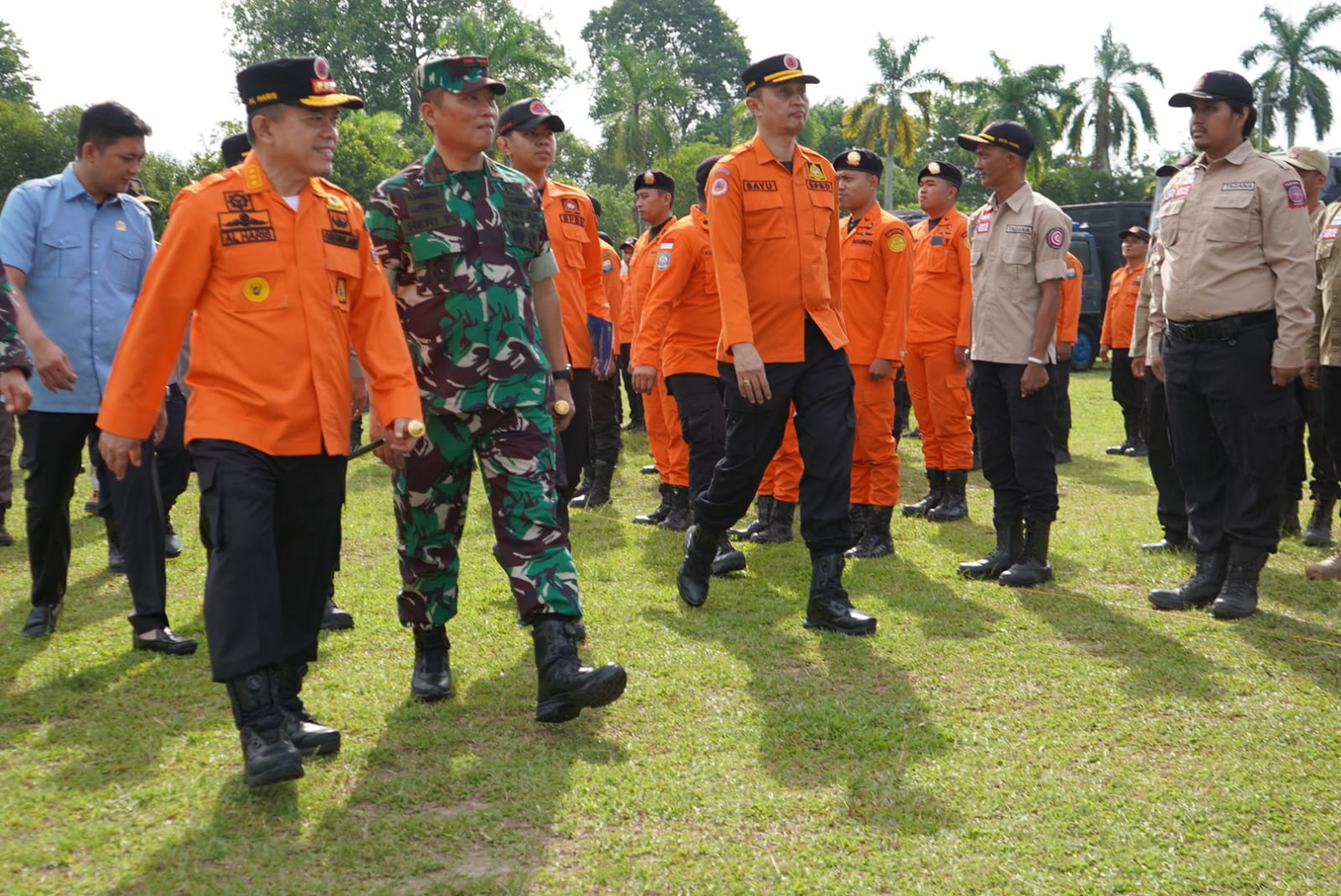 Kepala BPBD Provinsi Jambi berserta Gubernur Alharis dan Danrem 042/Gapu cek kesiapan personil dalam antisipasi bencana alam