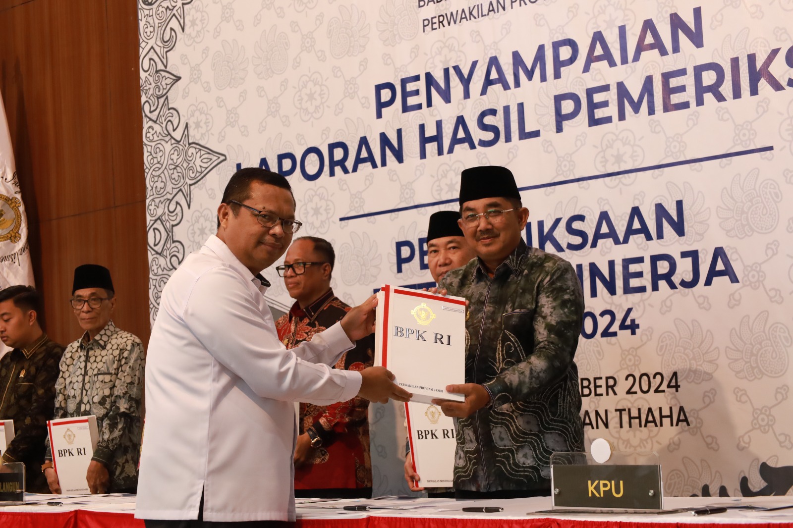 BPK Jambi serahkan 8 laporan hasil pemeriksaan kinerja Pemda tahun 2024