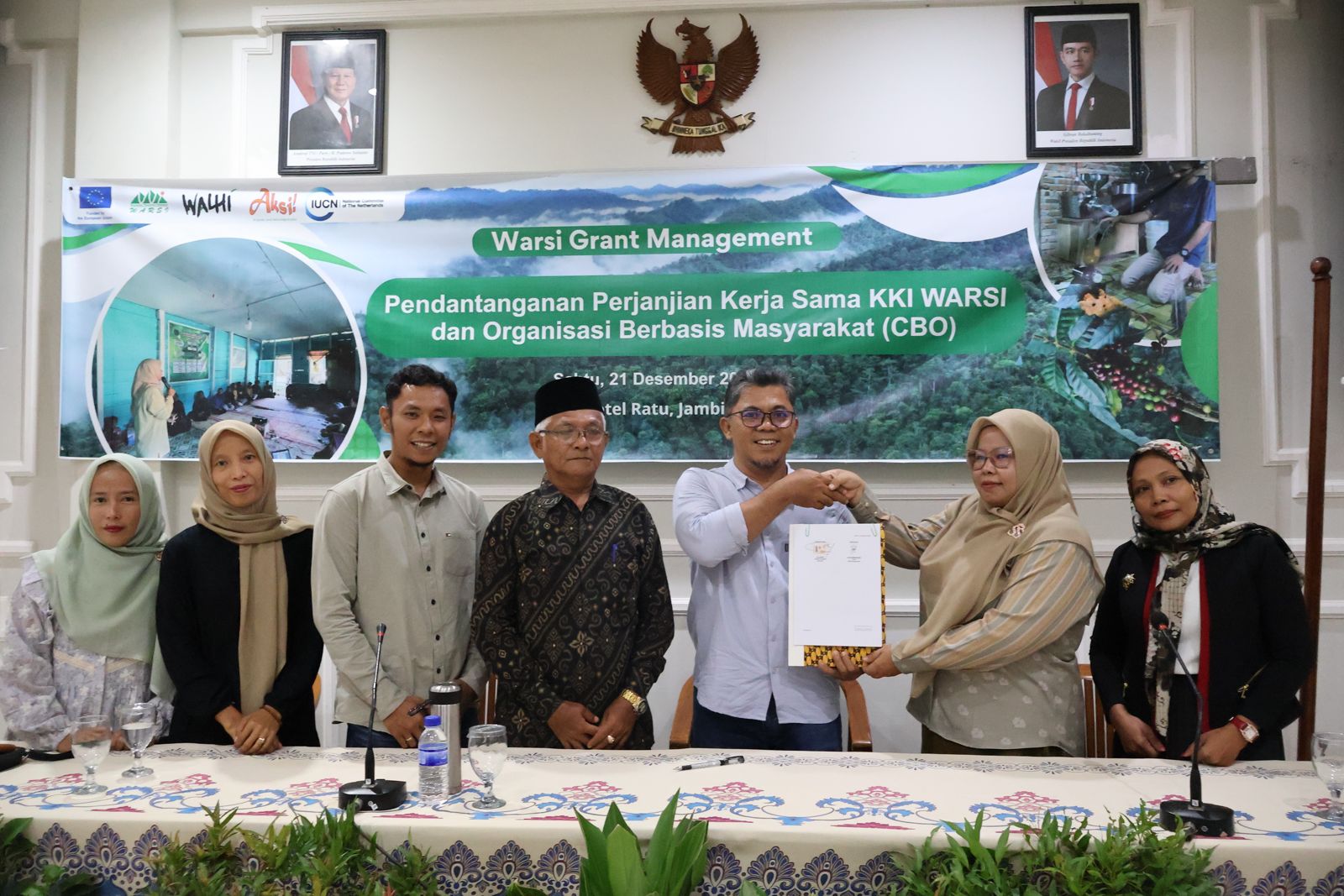 KKI Warsi salurkan dana hibah untuk 7 OBM pengelola perhutanan sosial di Sumatera