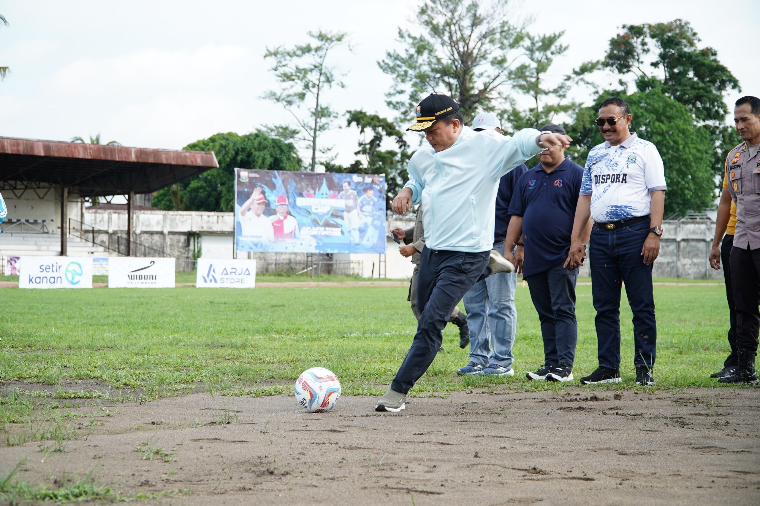 Al Haris buka Gubernur Cup 2025 di Stadion Tri Lomba Juang