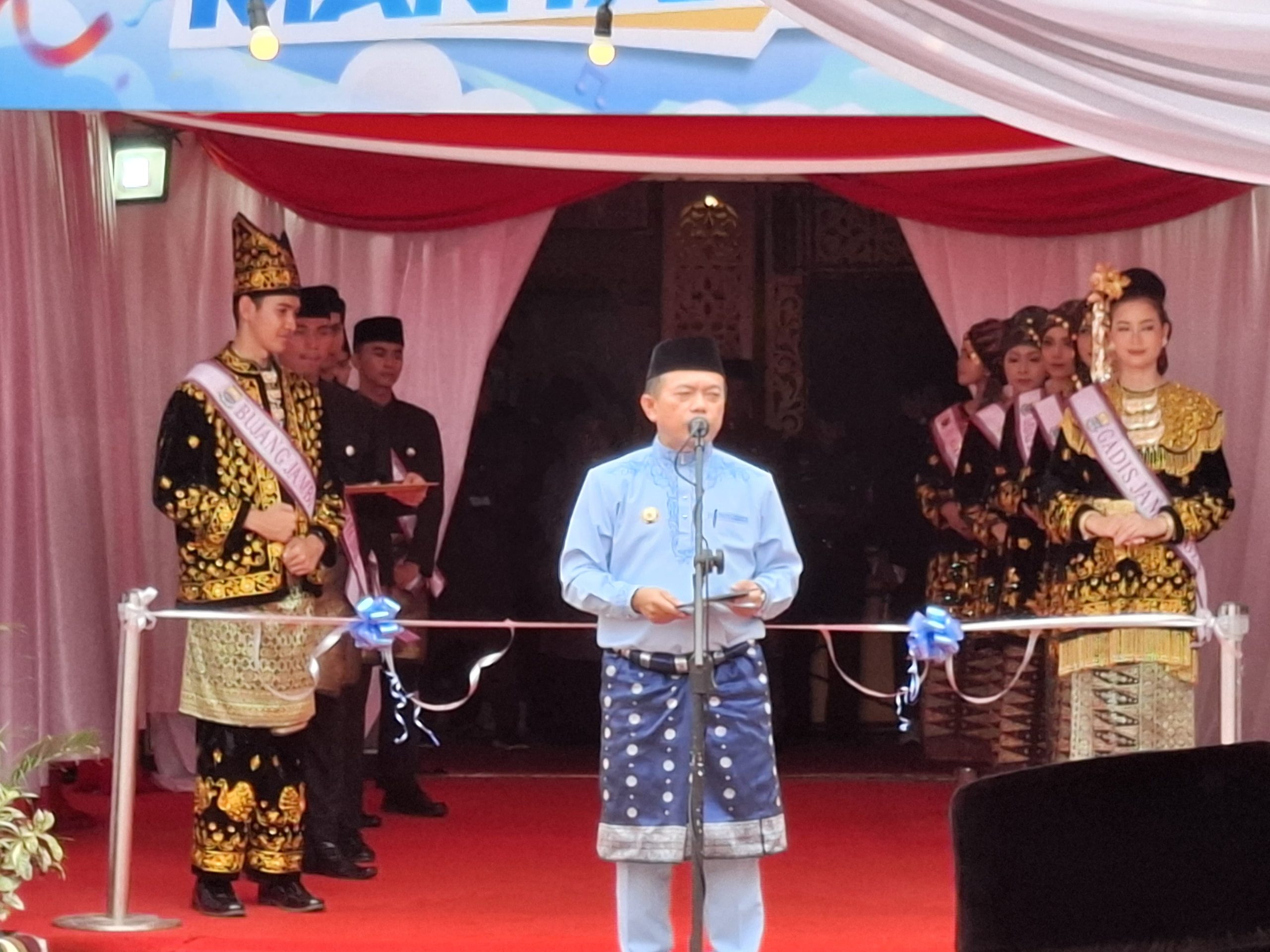 Gubernur Al Haris buka secara resmi bazar UMKM Telanai Festival Expo Jambi tahun 2025