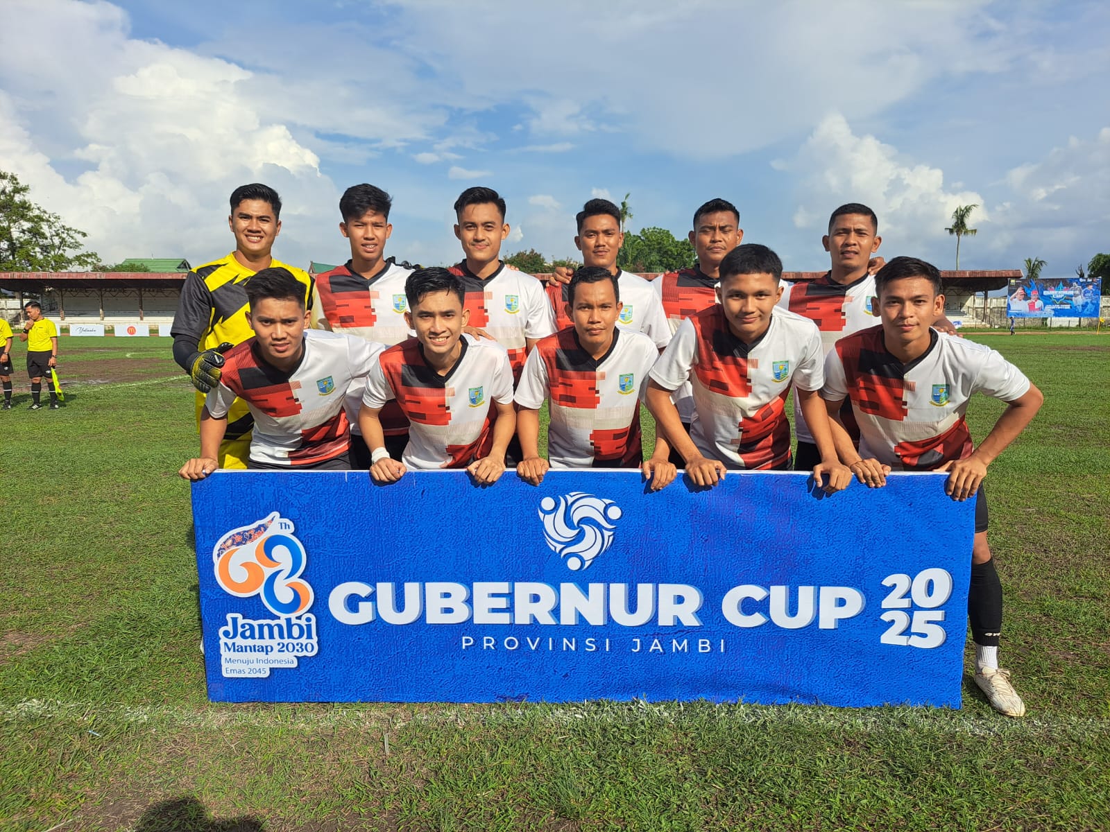 Team sepakbola Kota Jambi di Gubernur Cup 2025