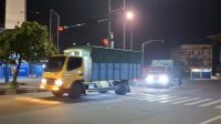 Angkutan Batubara di Jambi masih beroperasi lewat jalur umum, Kamis (91/2024) dini hari.