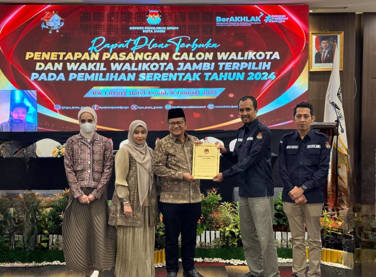 Maulana-Diza ditetapkan sebagai Walikota dan wakil Walikota Jambi terpilih