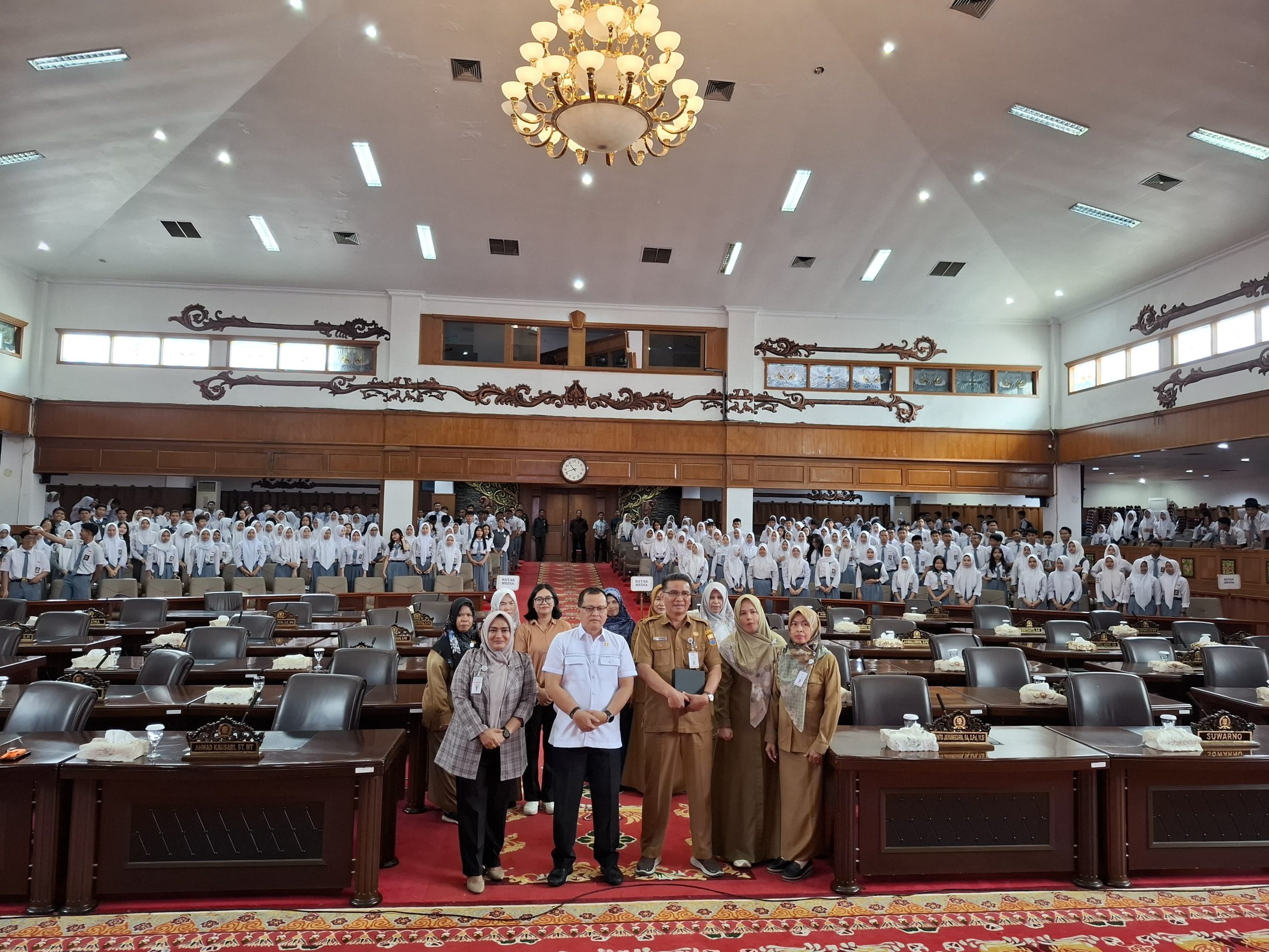 DPRD Provinsi Jambi terima kunjungan belajar ratusan siswa SMA N 4 Kota Jambi
