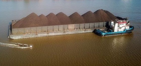 Angkutan batubara lewat jalur sungai diberhentikan sementara waktu (poto: Antara, Wahdi Septian)