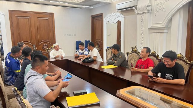 Gubernur Jambi Al Haris terima aspirasi aliansi honorer