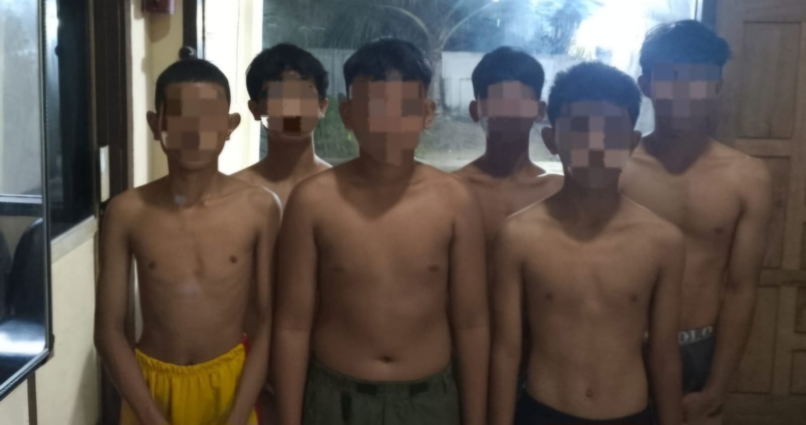 Enam pemuda yang membawa sajam di Jambi diamankan tim gabungan Polda Jambi bersama Polsek Jambi Selatan