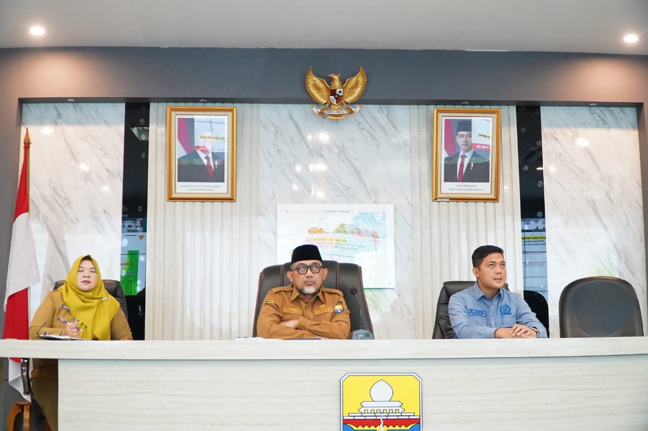 Zoom meeting Sekda Provinsi Jambi bersama Menteri Dalam Negeri terkait jadwal pelantikan Kepala Daerah