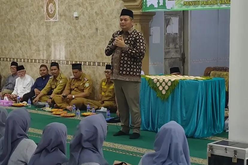 Ketua DPRD Kota Jambi hadiri peringatan Isra Mi'raj 1446 M di Masjid Kecamatan Danau Sipin