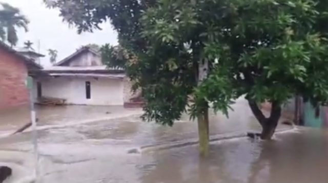 Rumah warga di Kota Jambi terendam, diduga dampak pembangunan Jambi Business Center