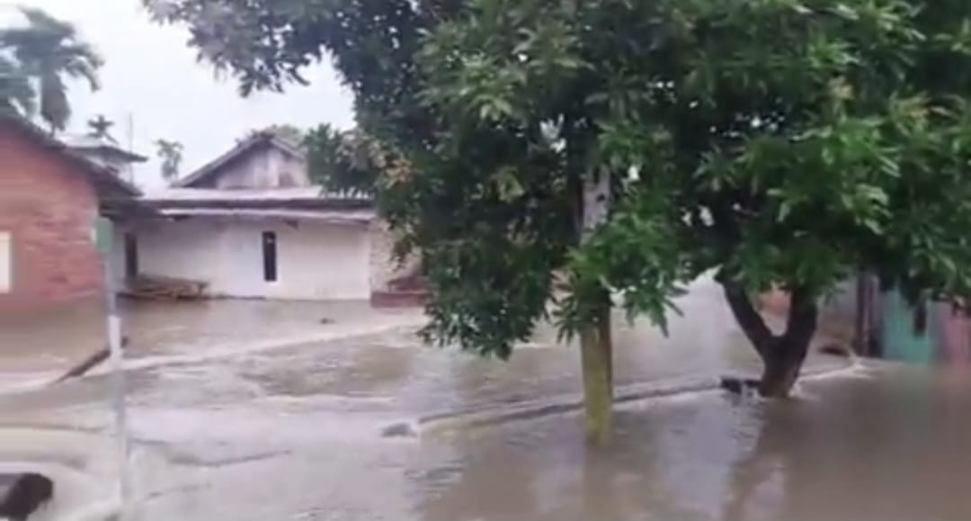 Rumah warga di Kota Jambi terendam, diduga dampak pembangunan Jambi Business Center