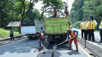 Ilustrasi penutupan lubang jalan