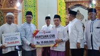 Gubernur Jambi Al Haris serahkan bantuan di Masjid Kumun, Sungai Penuh
