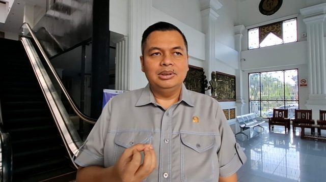 Ketua DPRD Kota Jambi, Kemas Faried Alfarelly beri peringatan terhadap Lurah Penyengat Rendah
