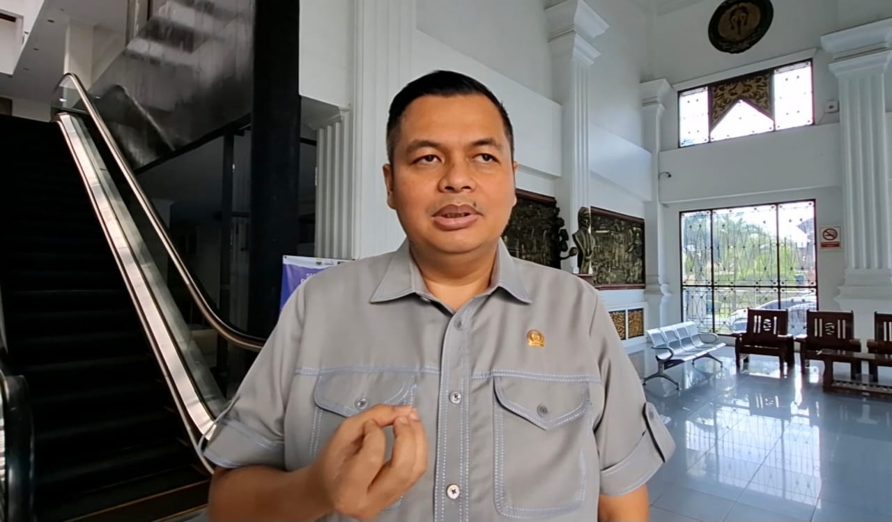 Ketua DPRD Kota Jambi, Kemas Faried Alfarelly beri peringatan terhadap Lurah Penyengat Rendah