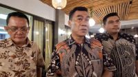 Ketua PPTB Provinsi Jambi, Asnawi (tengah)