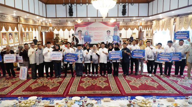 Gubernur Jambi Al Haris serahkan bonus atlet PON Aceh-Sumut dan Peparnas Solo tahun 2024