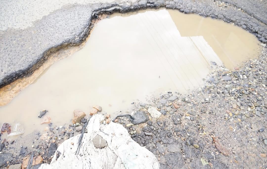 Kondisi jalan di Kelurahan Buluran Kenali sebelum diperbaiki Dinas PUPR Provinsi Jambi