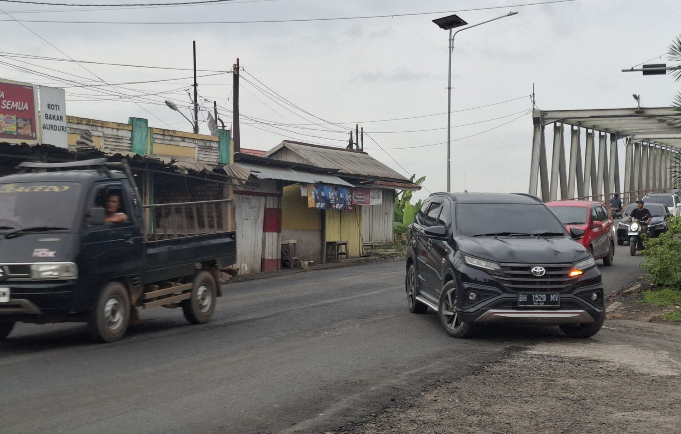 Kondisi jalan nasional sebelum jembatan Aurduri l setelah diperbaiki BPJN wilayah Jambi