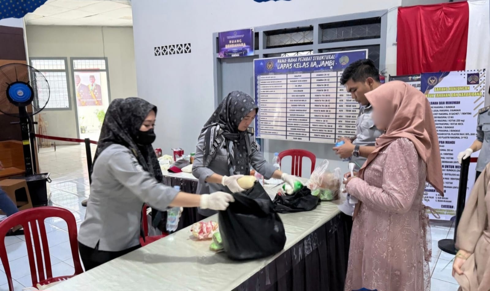 Pemeriksaan barang di Lapas Kelas llA Jambi