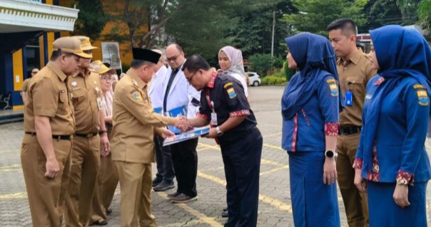 Gubernur Jambi Al Haris serahkan 753 SK Gubernur pegawai non ASN RSUD Mattaher Jambi