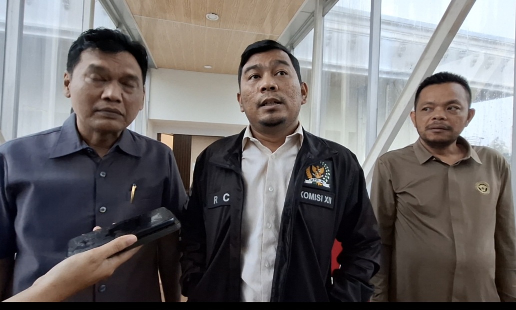 Rocky Chandra bersama tim Pansus l DPRD Provinsi Jambi