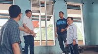 Gubernur Jambi Al Haris tinjau kondisi Gor Kota Baru bersama Kadis PUPR Provinsi Jambi, Muzakir