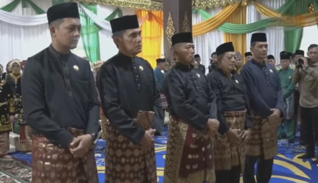 Ketua DPRD Provinsi Jambi M Hafiz Fattah bersama unsur forkopimda lainnya dikukuhkan sebagai pembina LAM Sepucuk Jambi Sembilan Lurah
