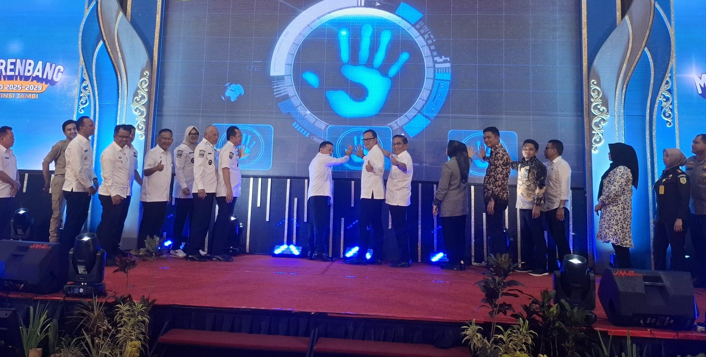 Gubernur Jambi Al Haris mendampingi Wamendagri Bima Arya Sugiarto membuka secara resmi RPJMD Provinsi Jambi 2025-2030