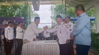Momen mesra Gubernur Jambi, Al Haris, bersama Bupati Tanjung Jabung Barat, Anwar Sadat