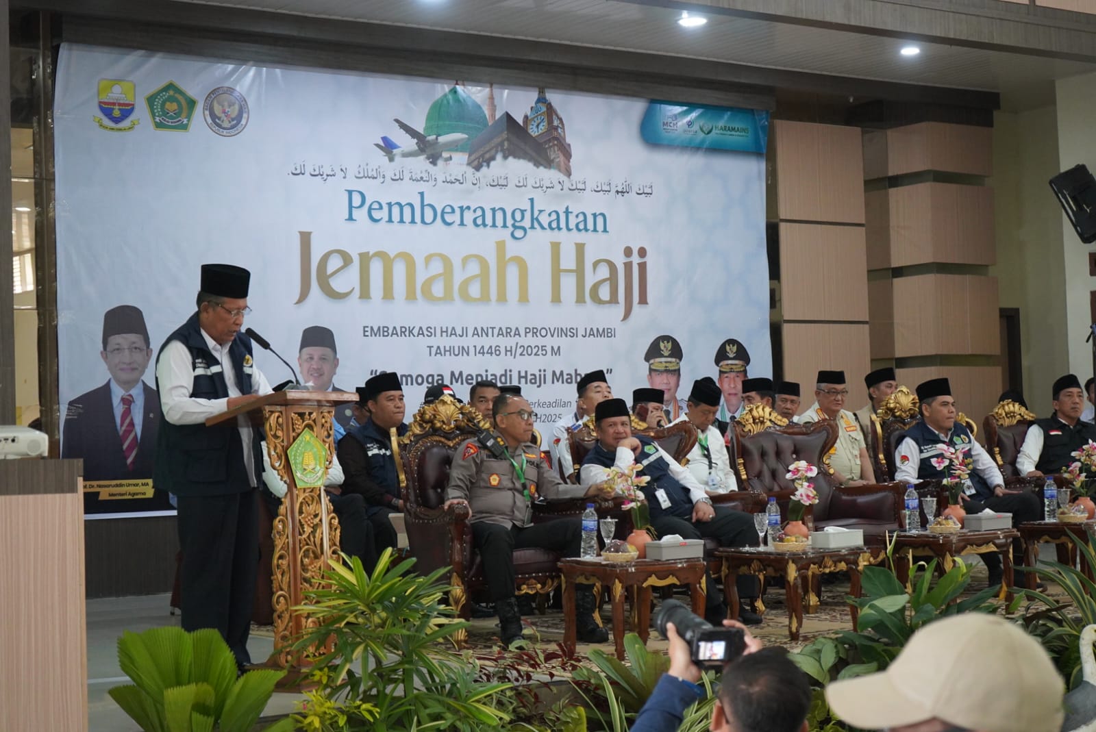 Wakil Gubernur Jambi Abdullah Sani lepas JCH kloter 13