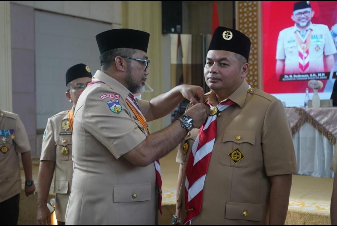 Kemas Faried Alfarelly resmi dilantik sebagai Ketua Kwartir Cabang (Kwarcab) Gerakan Pramuka Kota Jambi untuk masa bakti 2025–2027