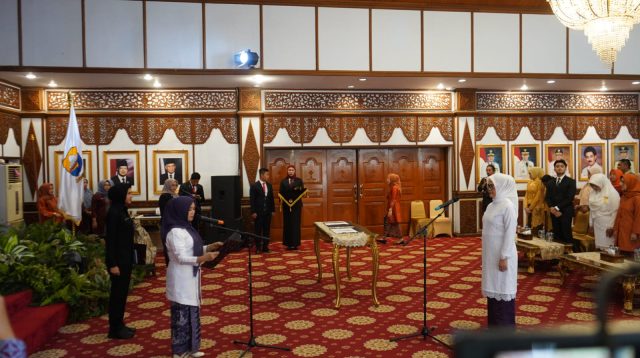 Hj. Hesnidar Haris lantik Istri Bupati Bungo, Hj. Elza Kurniawati Dedy menjadi Ketua TP-PKK dan TP-Posyandu