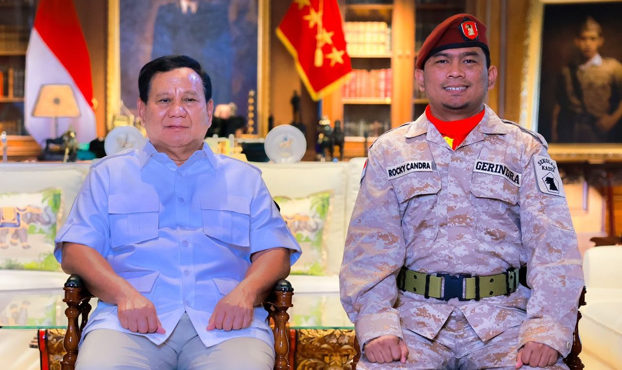 Presiden RI, Prabowo Subianto bersama Anggota DPR RI, Rocky Candra
