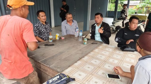 Rocky Candra dengar aspirasi warga Tanjung Jabung Barat terkait proyek pipa gas PT Jadestone (poto:ampar.id)