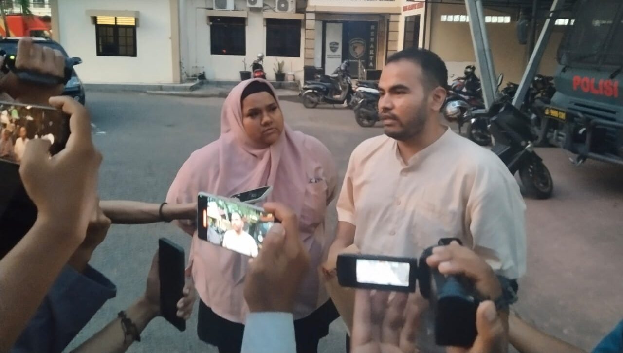 Anggota DPRD Provinsi Jambi, Rendra Ramadhan Usman bersama kuasa hukumnya, Dr. Rita Anggraini
