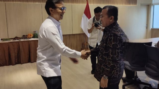 Gubernur Jambi Al Haris bersama Menteri Kesehatan Budi Gunadi Sadikin