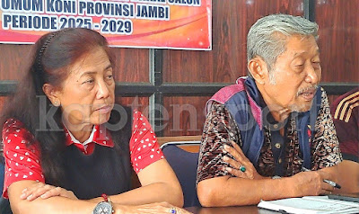 ketua tpp, eman sumusi didampingi anggota tpp, marsma tni (purn) veronica tig.