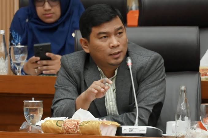 Anggota DPR RI Komisi Xll, Rocky Candra