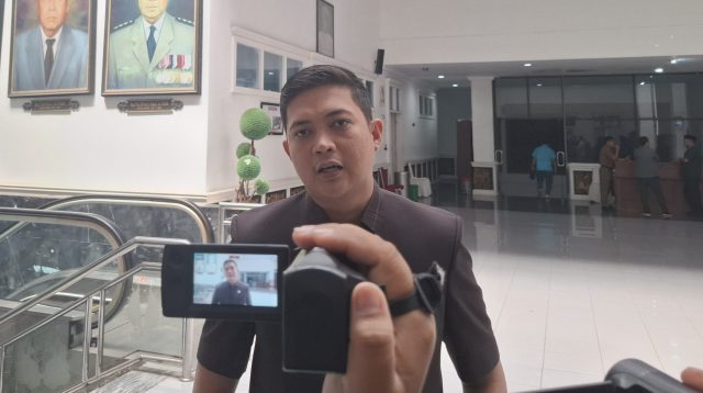 Ketua DPRD Provinsi Jambi, M Hafiz Fattah memberikan tanggapan terkait proyek multiyears ditiadakan di Provinsi Jambi hingga lima tahun kedepan