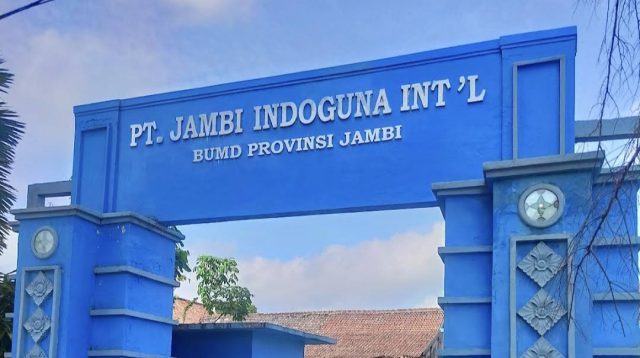 Gerbang PT Jambi Indoguna Internasional (JII)