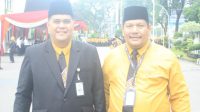 Pimpinan Divisi Sekertaris Perusahaan Zulfikar, S.E, M.M sebelah kiri jas hitam. Doc. VOJ