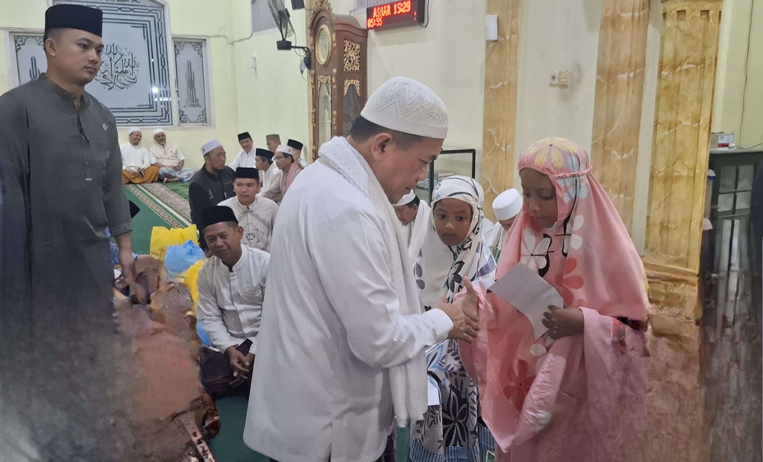 Gubernur Jambi Al Haris subuh keliling di Masjid Istiqomah Kelurahan Penyengat Rendah, Kota Jambi