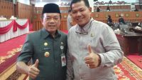 Anggota DPRD Provinsi Jambi, Hambali (kanan) bersama Gubernur Jambi Al Haris