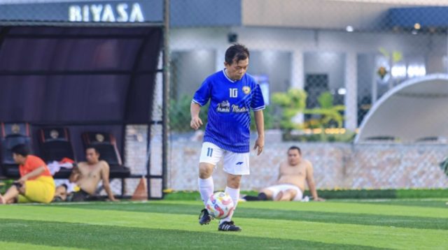 Gubernur Jambi Al Haris saat olahraga Minisoccer