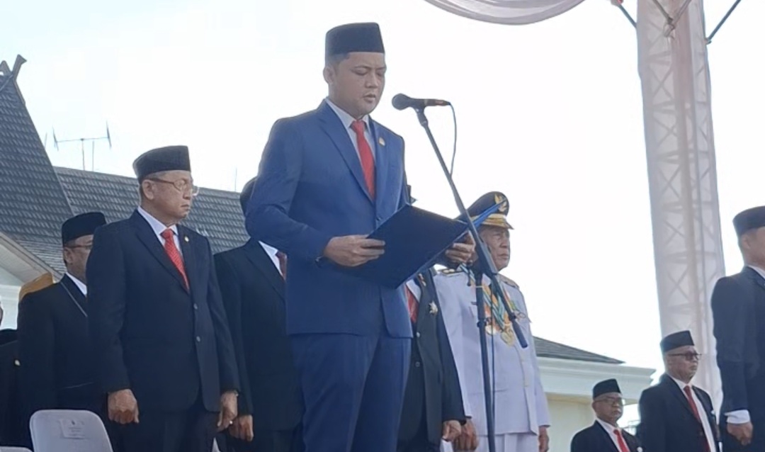 Ketua DPRD Provinsi Jambi, M Hafiz Fattah bacakan proklamasi di HUT RI ke-80