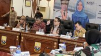 Ketua Komisi II DPR RI, Rifqinizamy Karsayuda bersama Gubernur Jambi Al Haris