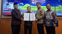 Gubernur Jambi Al Haris serahkan SK penetapan lokasi dan buffer zone fuel terminal Jambi ke Pertamina 